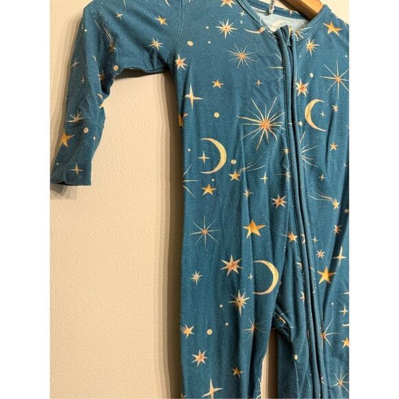 Posh Peanut Baby Blue Star Moon Zippered Bamboo One Piece Footie 18-24 Months - Picture 6 of 7
